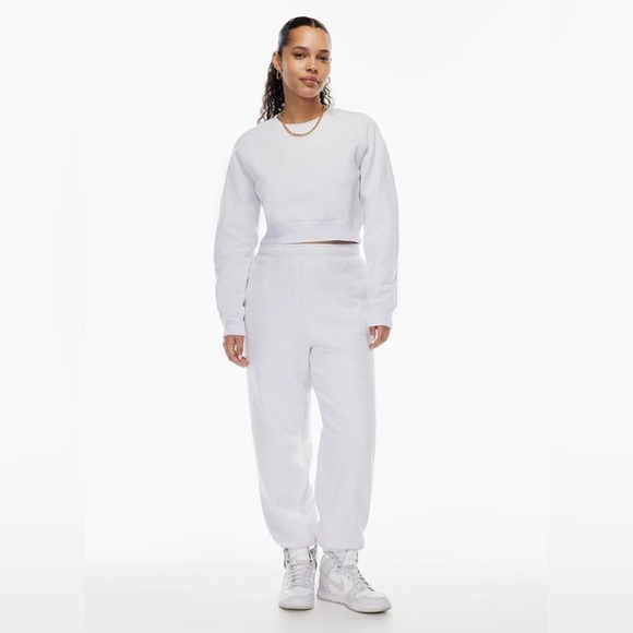 Aritzia Sweaters - TNA
COZY Fleece Perfect Raglan  Sweatshirt size Small